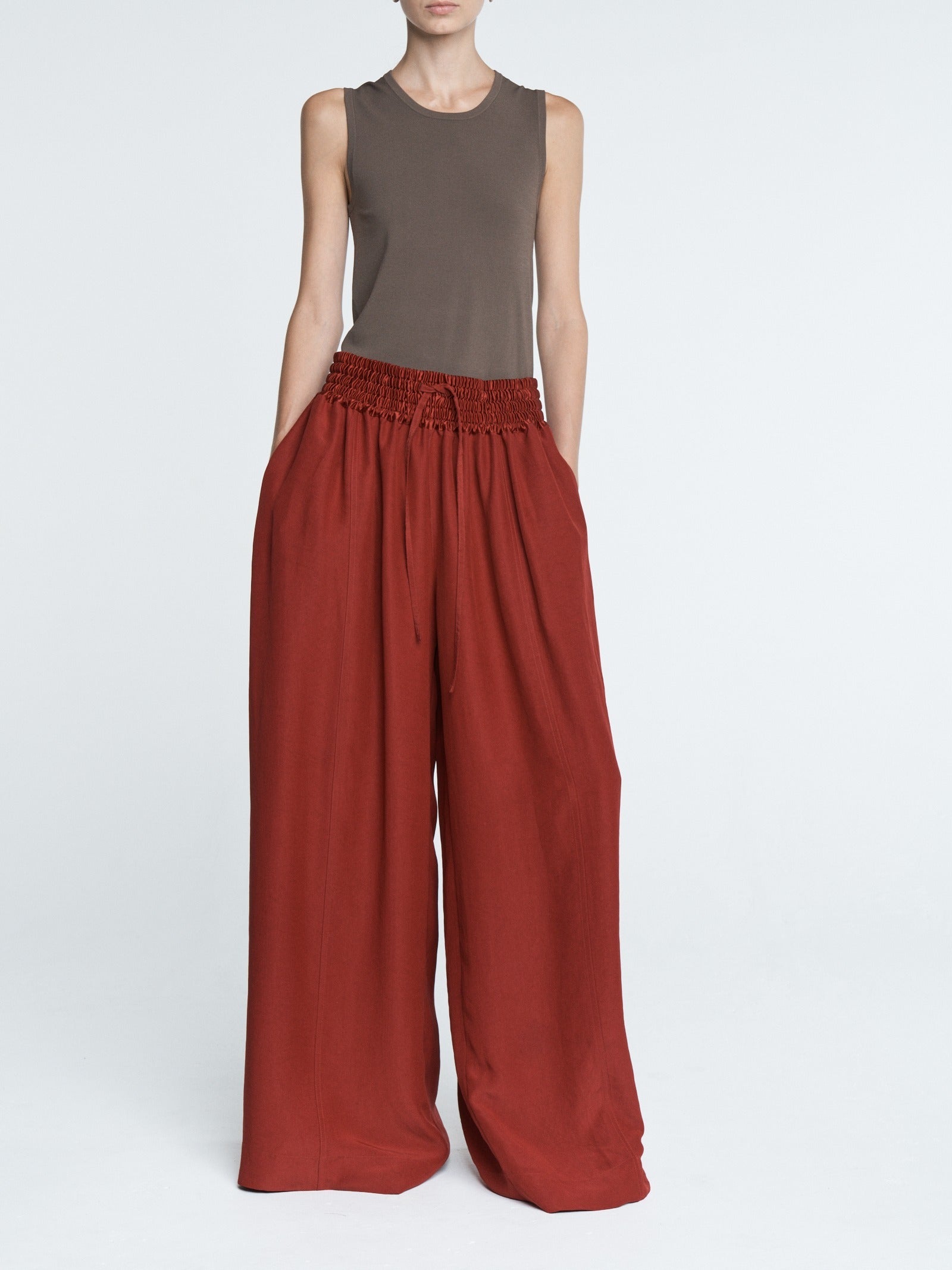 Basketball Trouser in Scarlet
