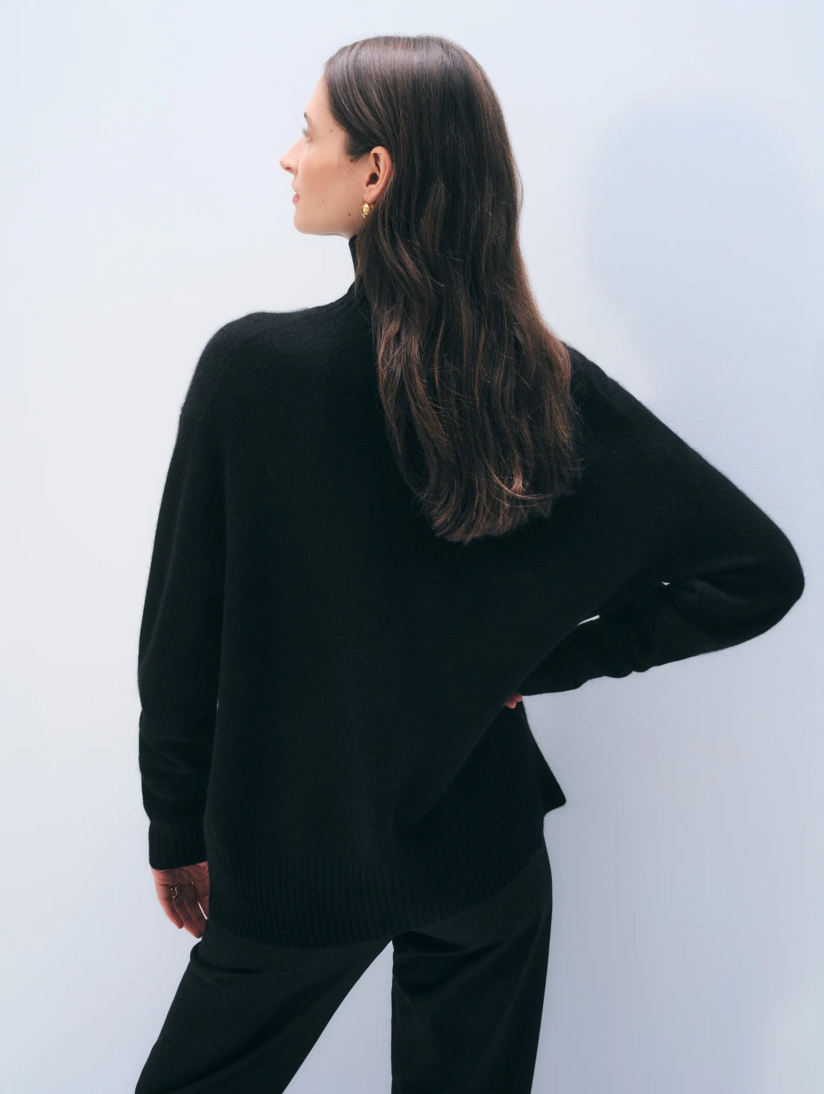 Oversized Cashmere Standneck Sweater in Black