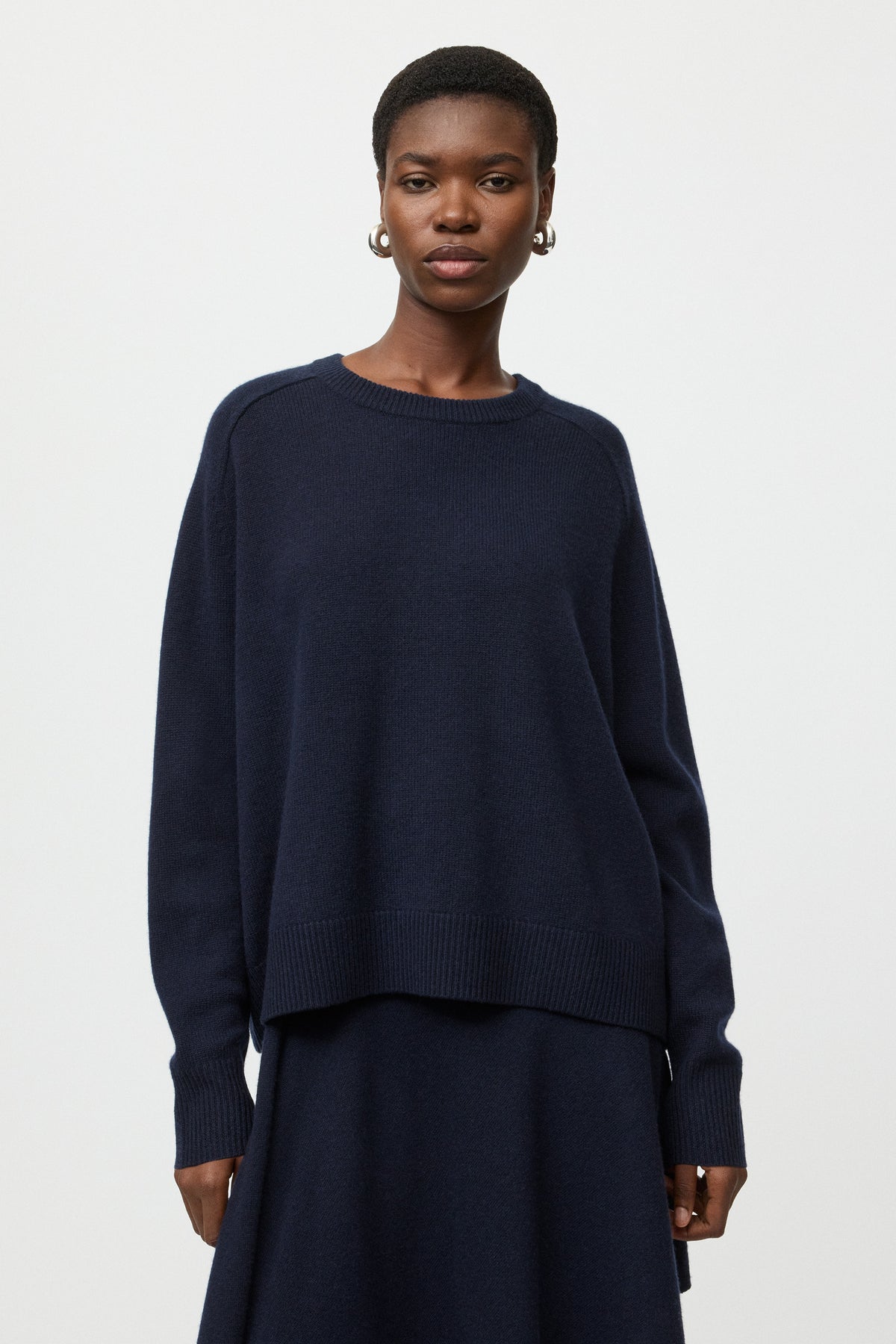 Boyfriend Cashmere Crewneck in Navy