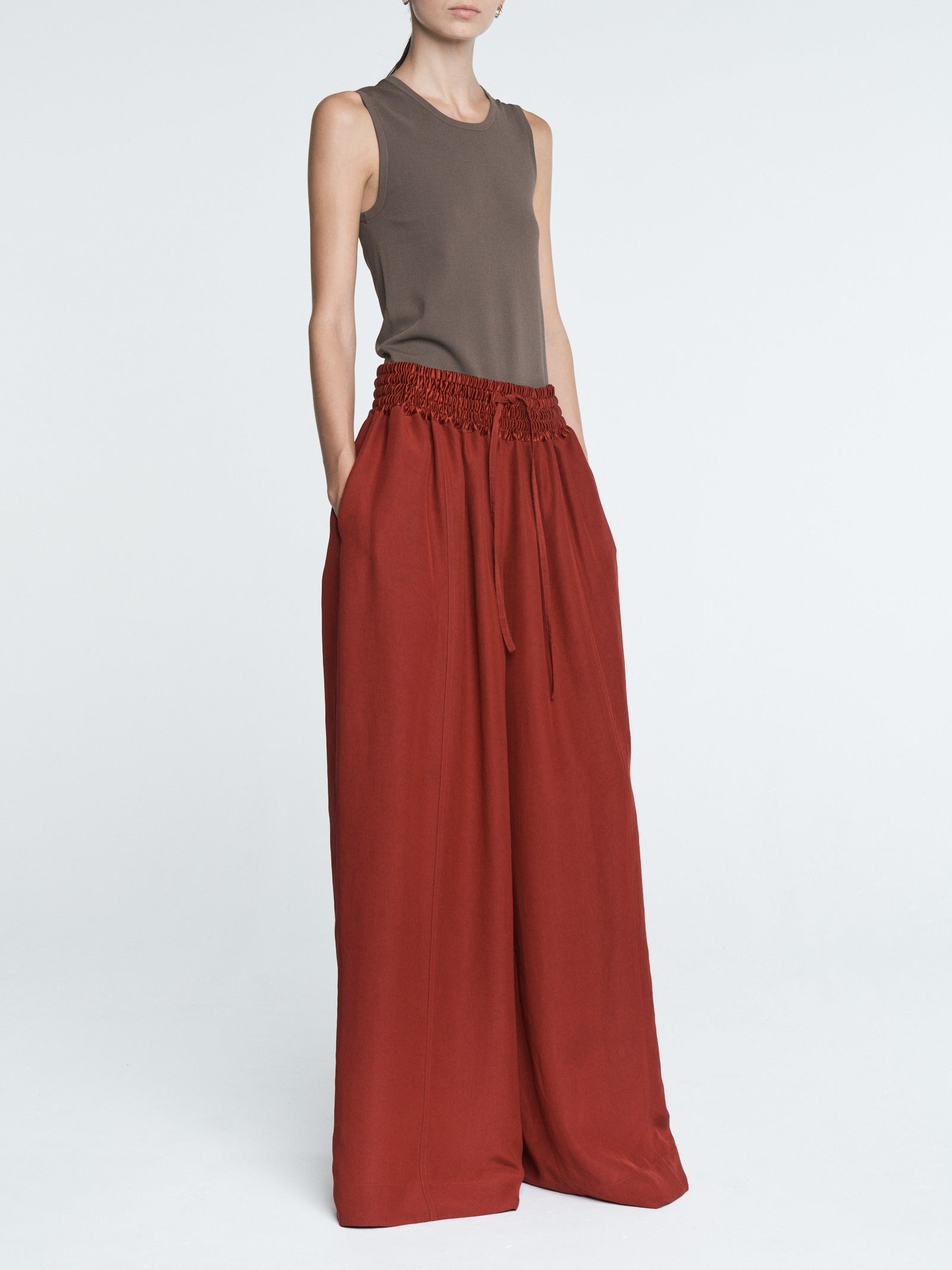 Basketball Trouser in Scarlet