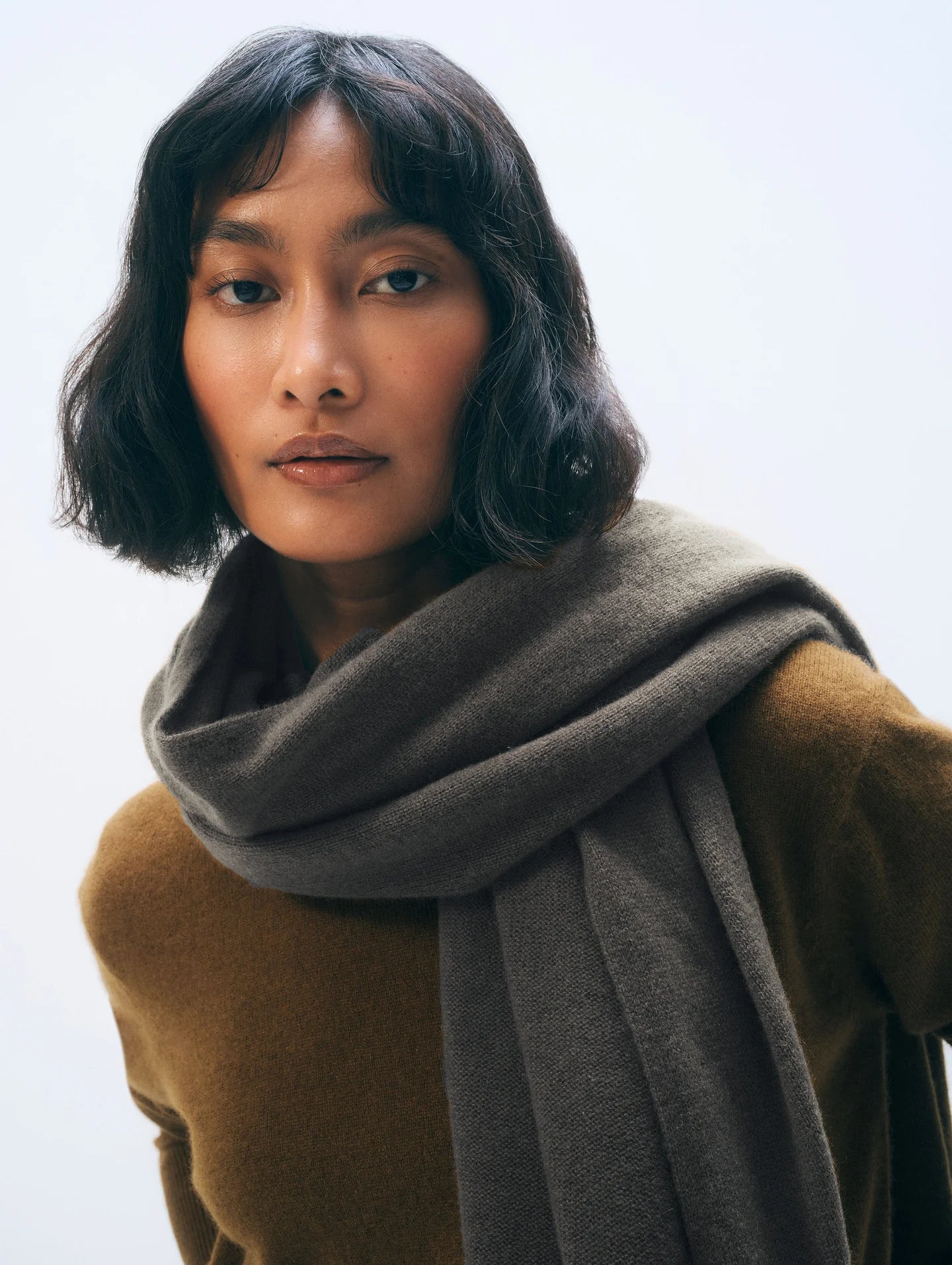 Cashmere Travel Wrap in Ashen Brown