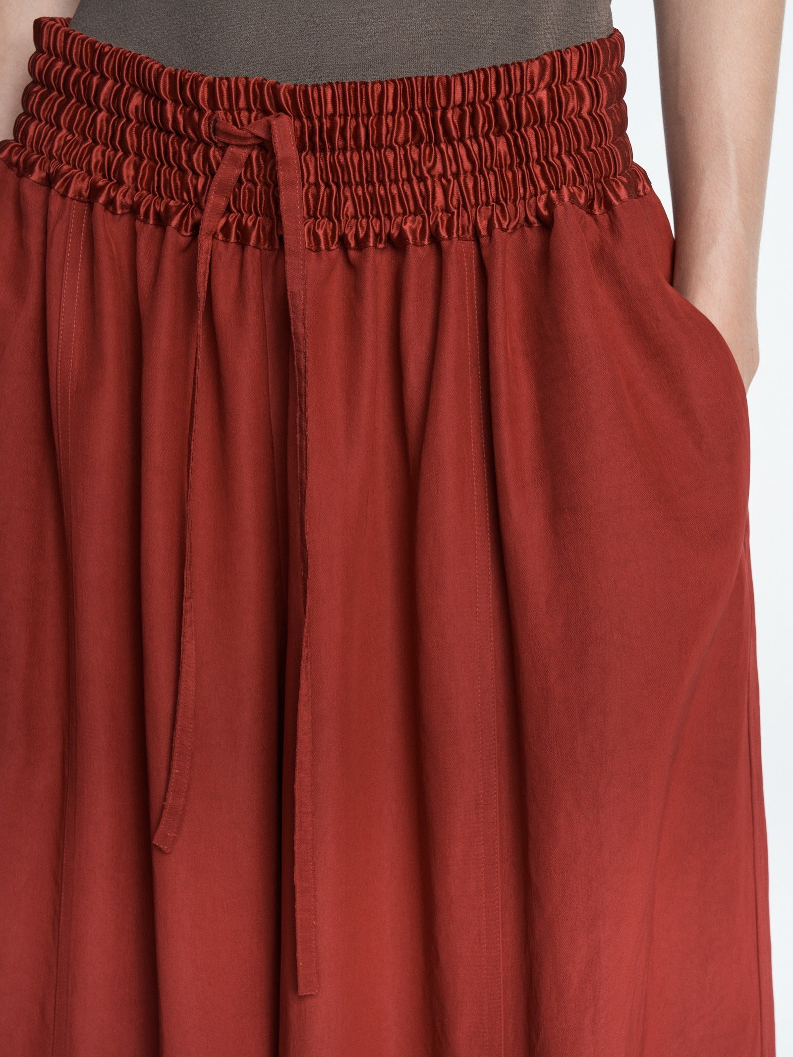 Basketball Trouser in Scarlet