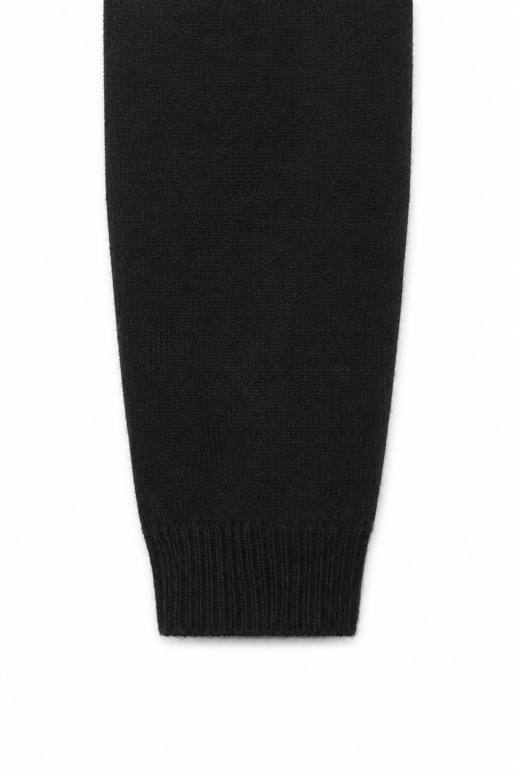 Basic Turtleneck in Black