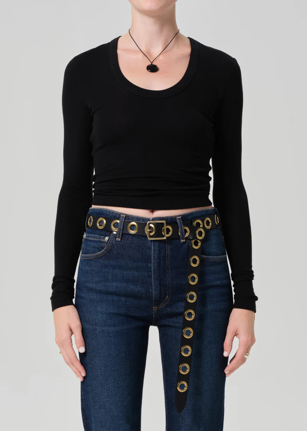 Mara U-Neck in Black