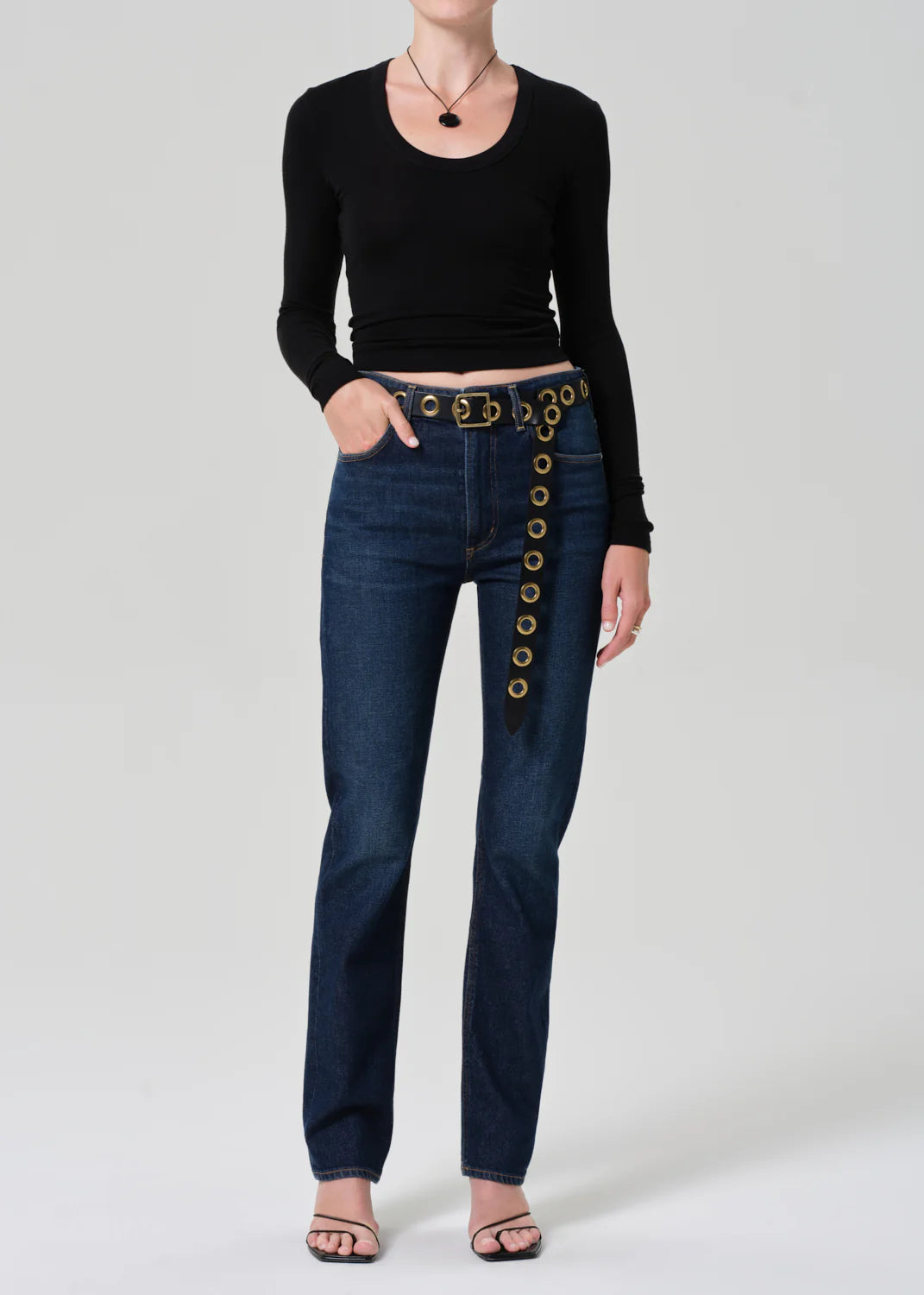 Mara U-Neck in Black