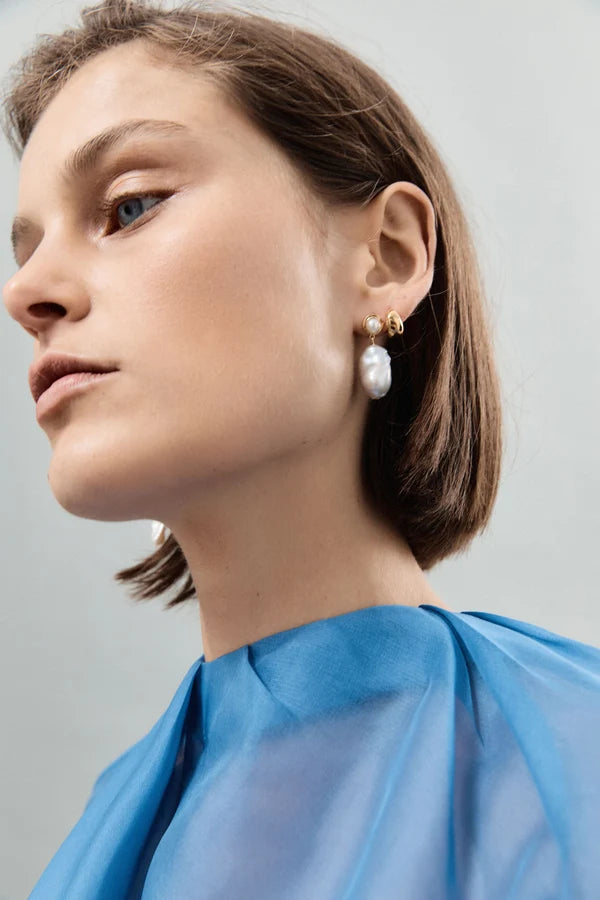Delphine Earrings in Gold Vermeil / Pearl
