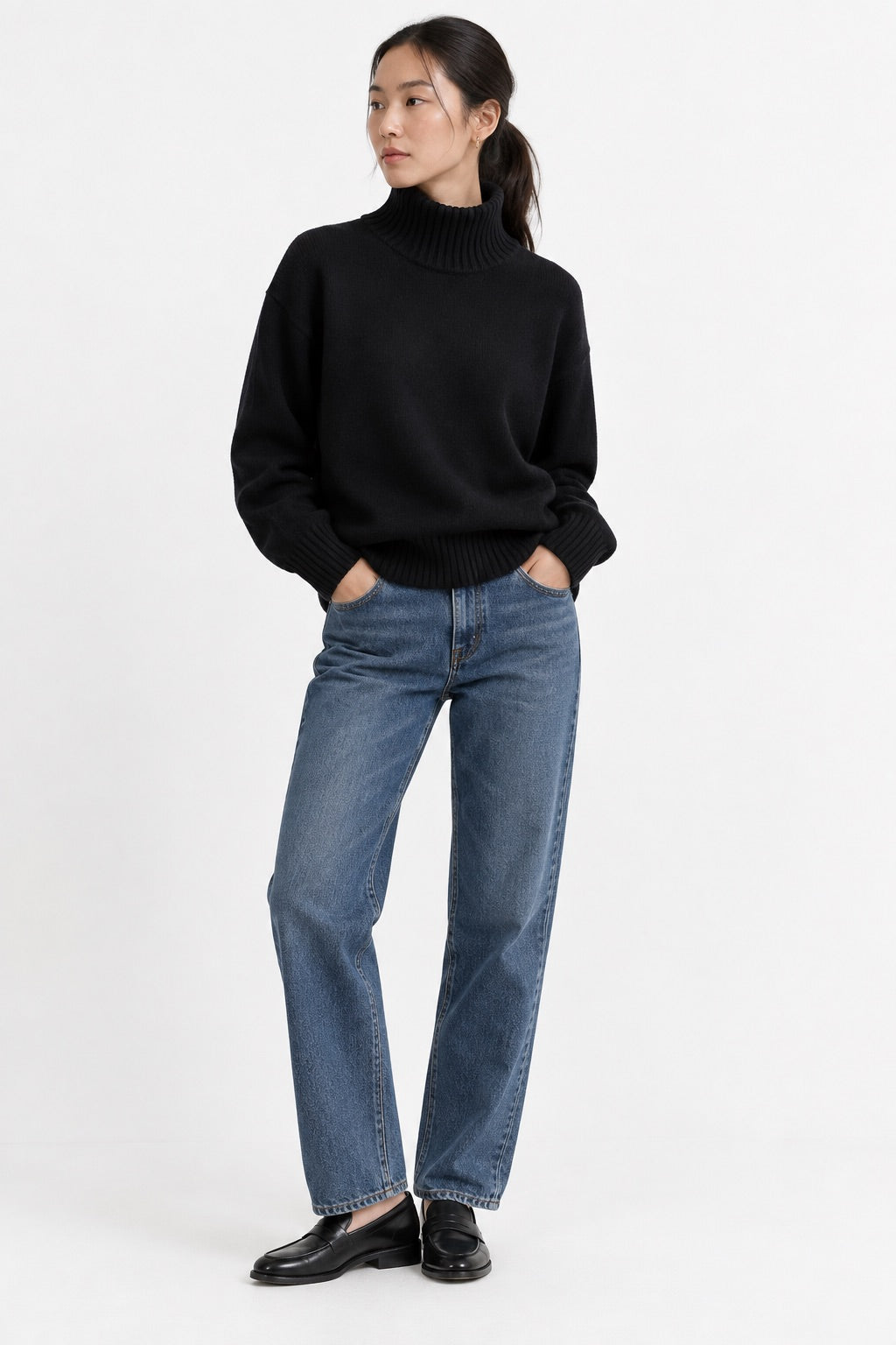 Oversized Cashmere Standneck Sweater in Black
