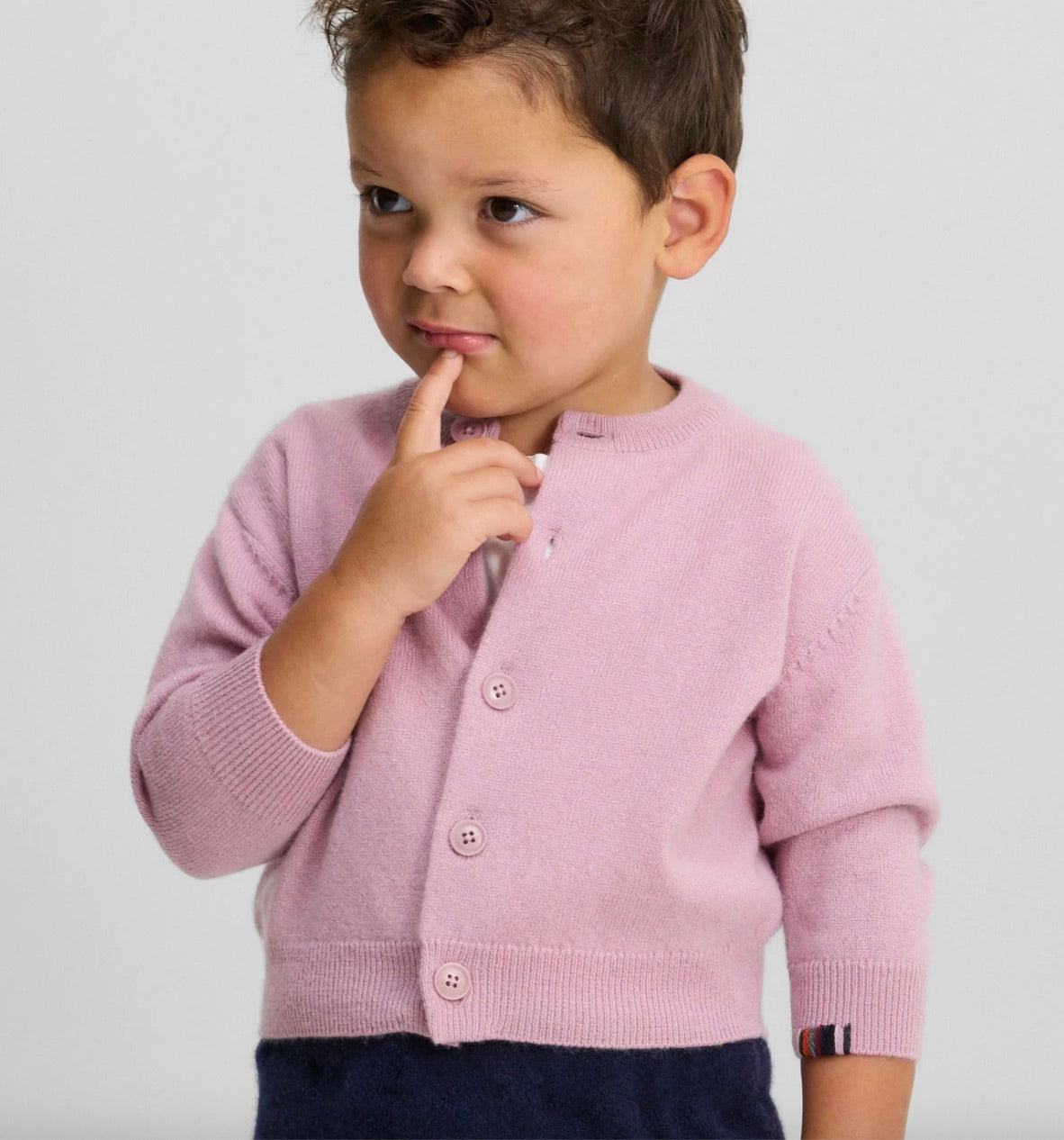 Toddler in Rosa