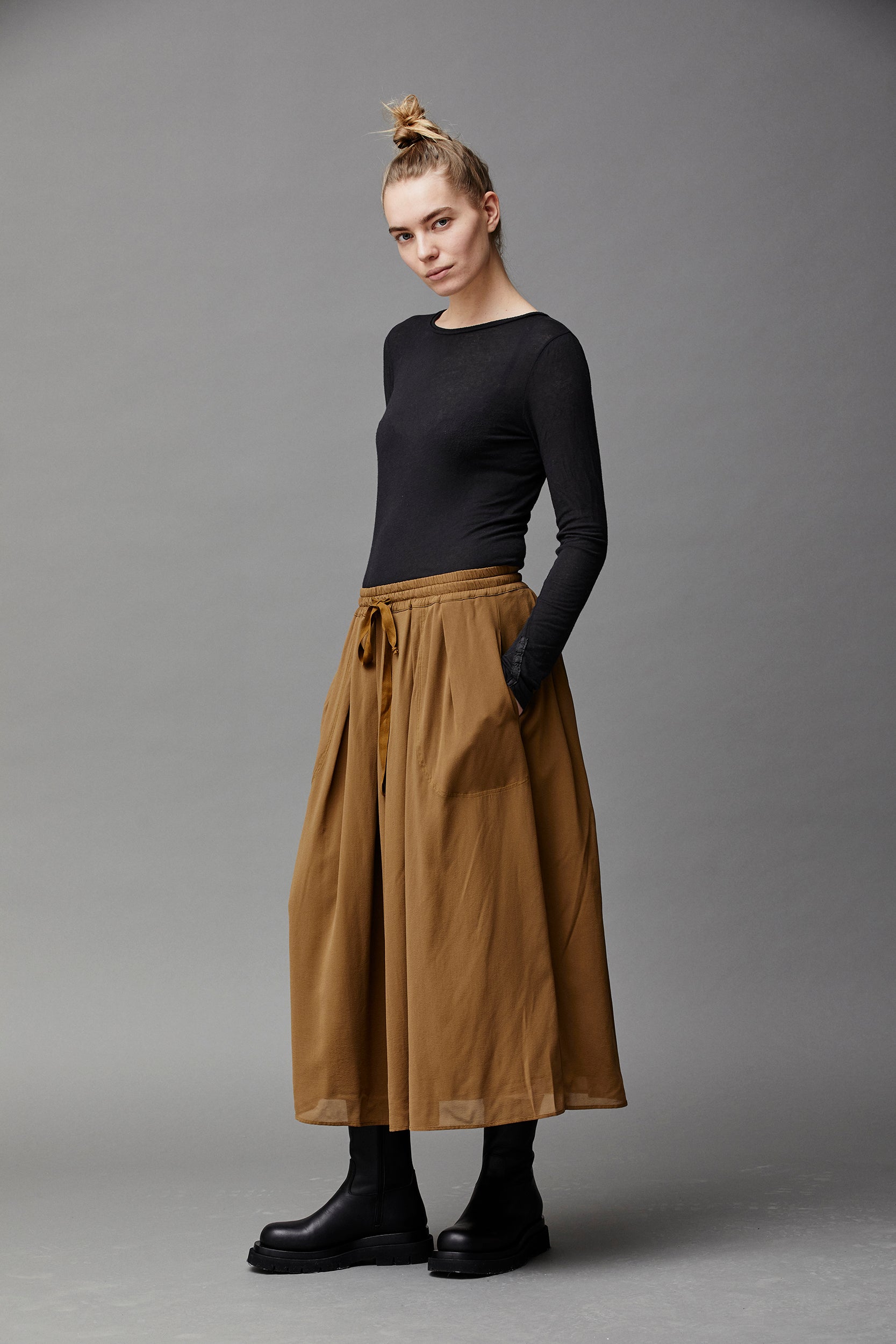 Cotton Cashmere Long Sleeve T-Shirt in Black