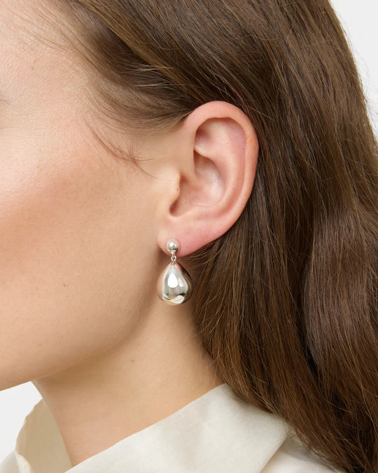 The Julie Earrings in Silver