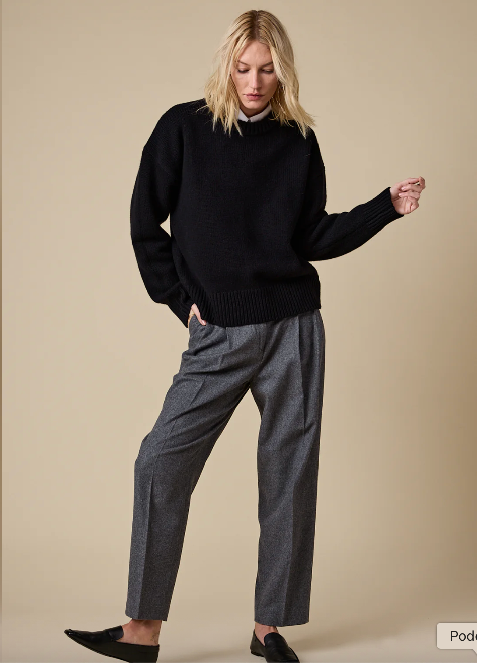 The Cashmere Signature Crew in Black