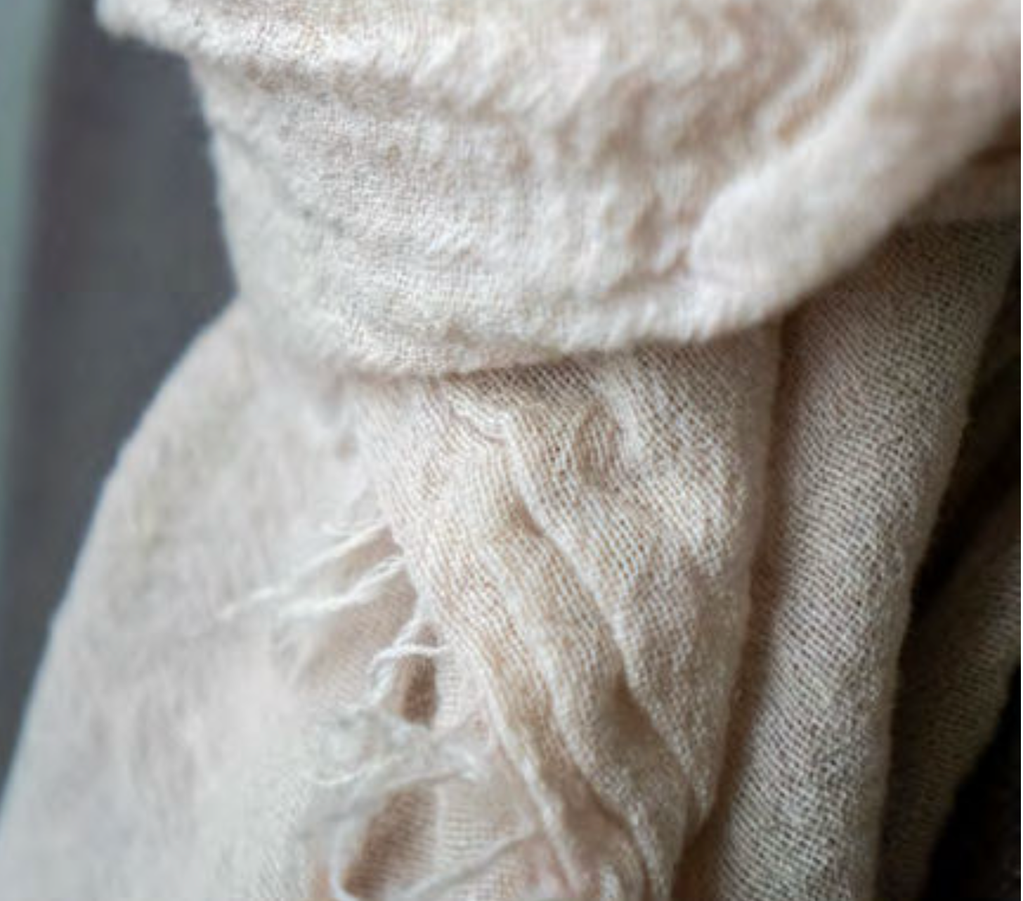 Cashmere Scarf 601 in Latte