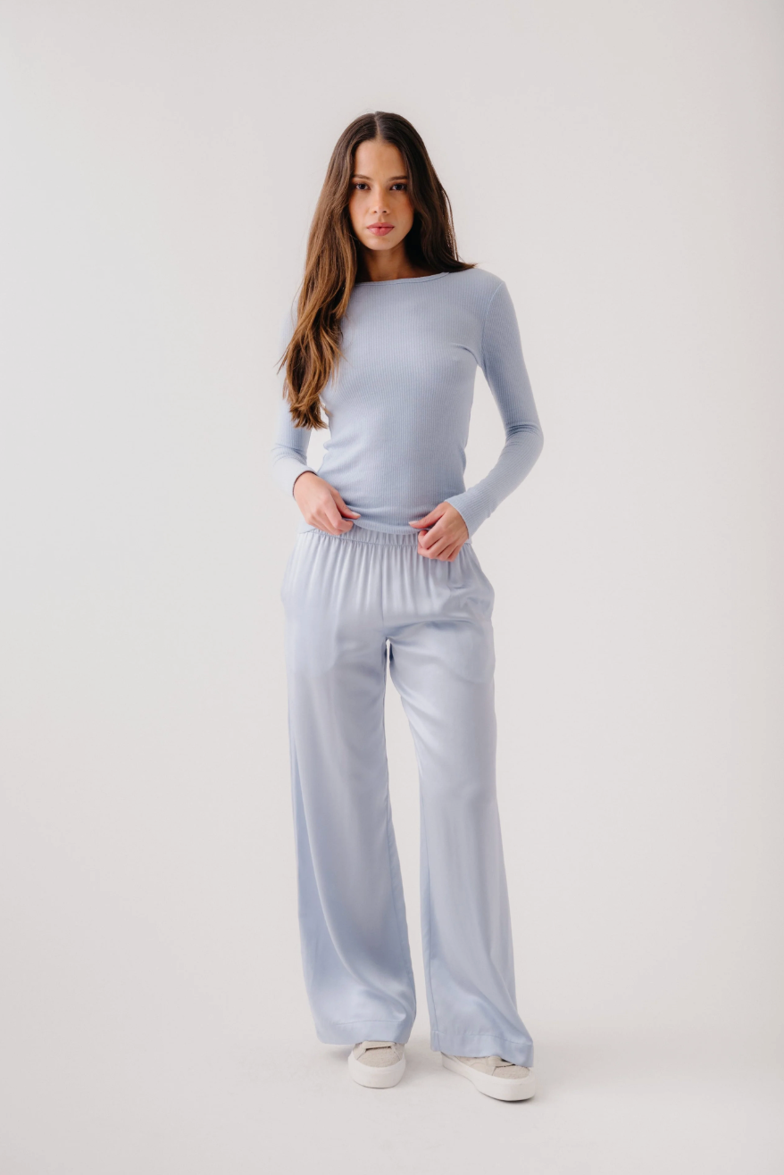 Quincy Long Sleeve Fitted Crewneck Tee in Whisper