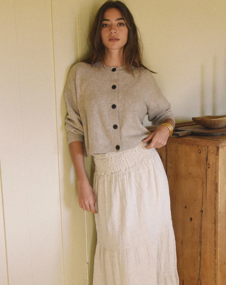 The Cashmere Kaia Cropped Cardigan in Sand