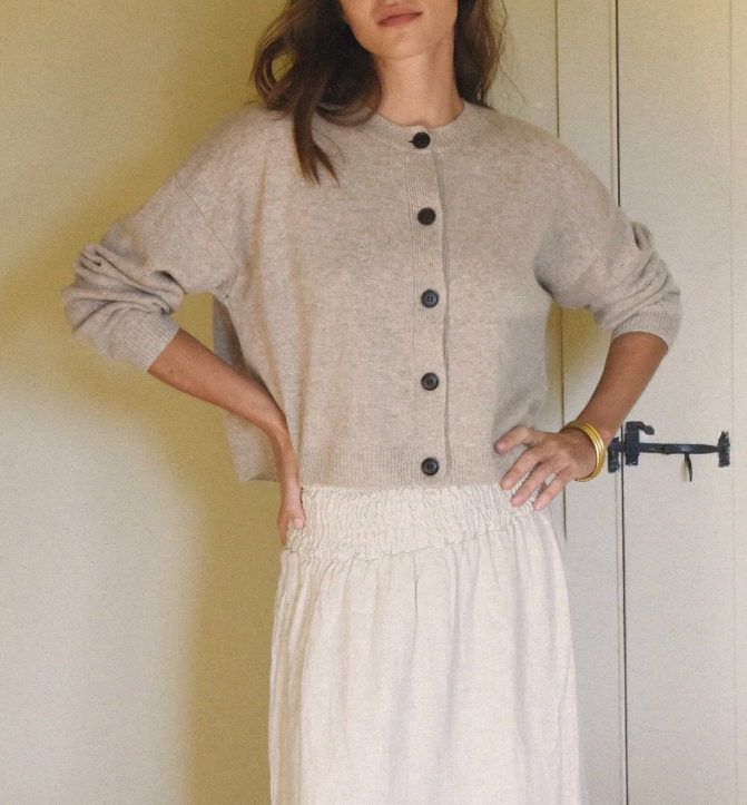 The Cashmere Kaia Cropped Cardigan in Sand