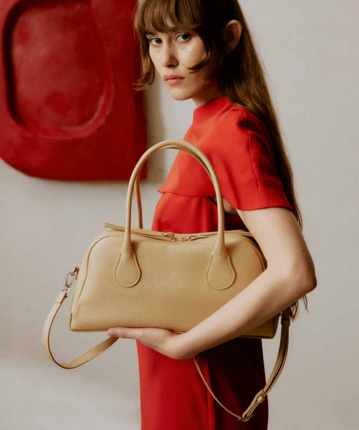 Leia Shoulder Bag in Grained Leather Biscotti