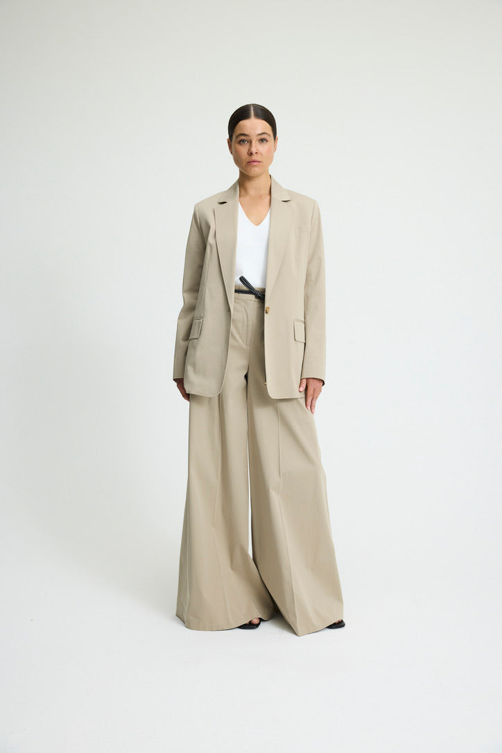 Katherine Blazer in Khaki