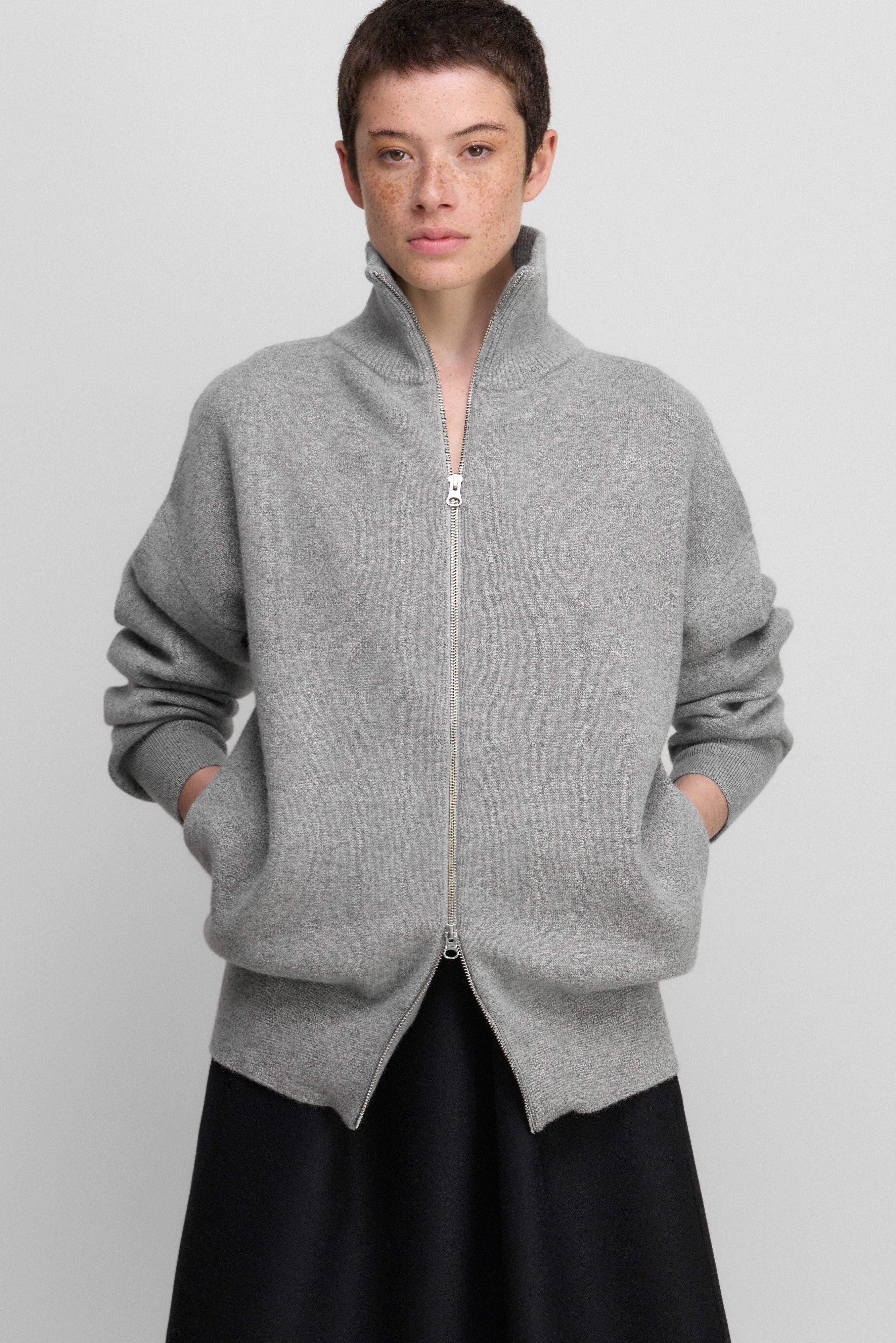 n°319 xtra out ·in Grey