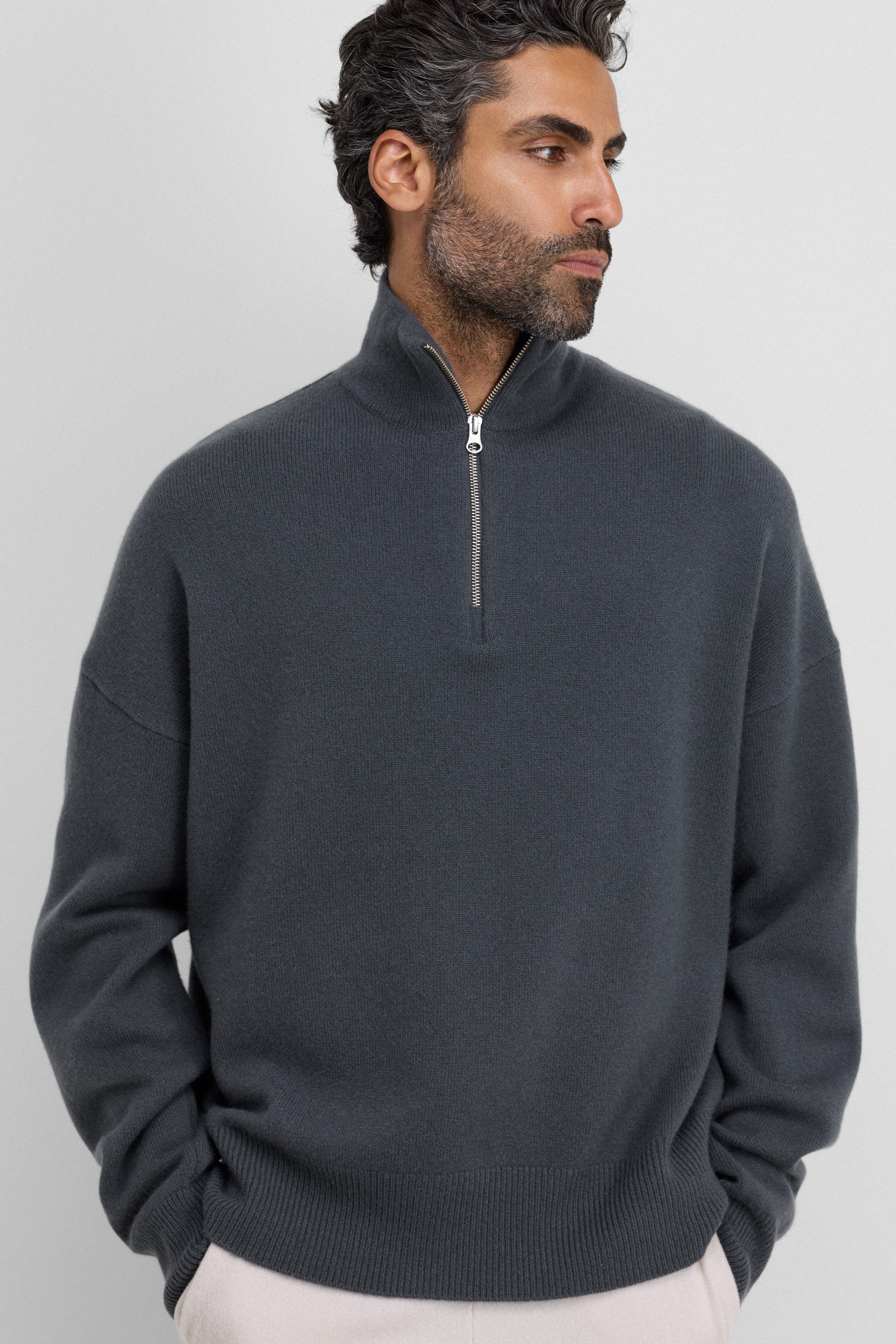 n°235 Hike in Grey