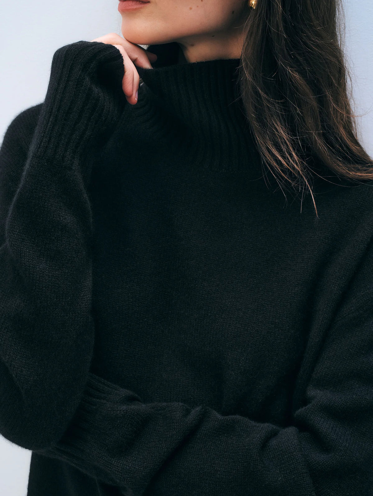 Oversized Cashmere Standneck Sweater in Black