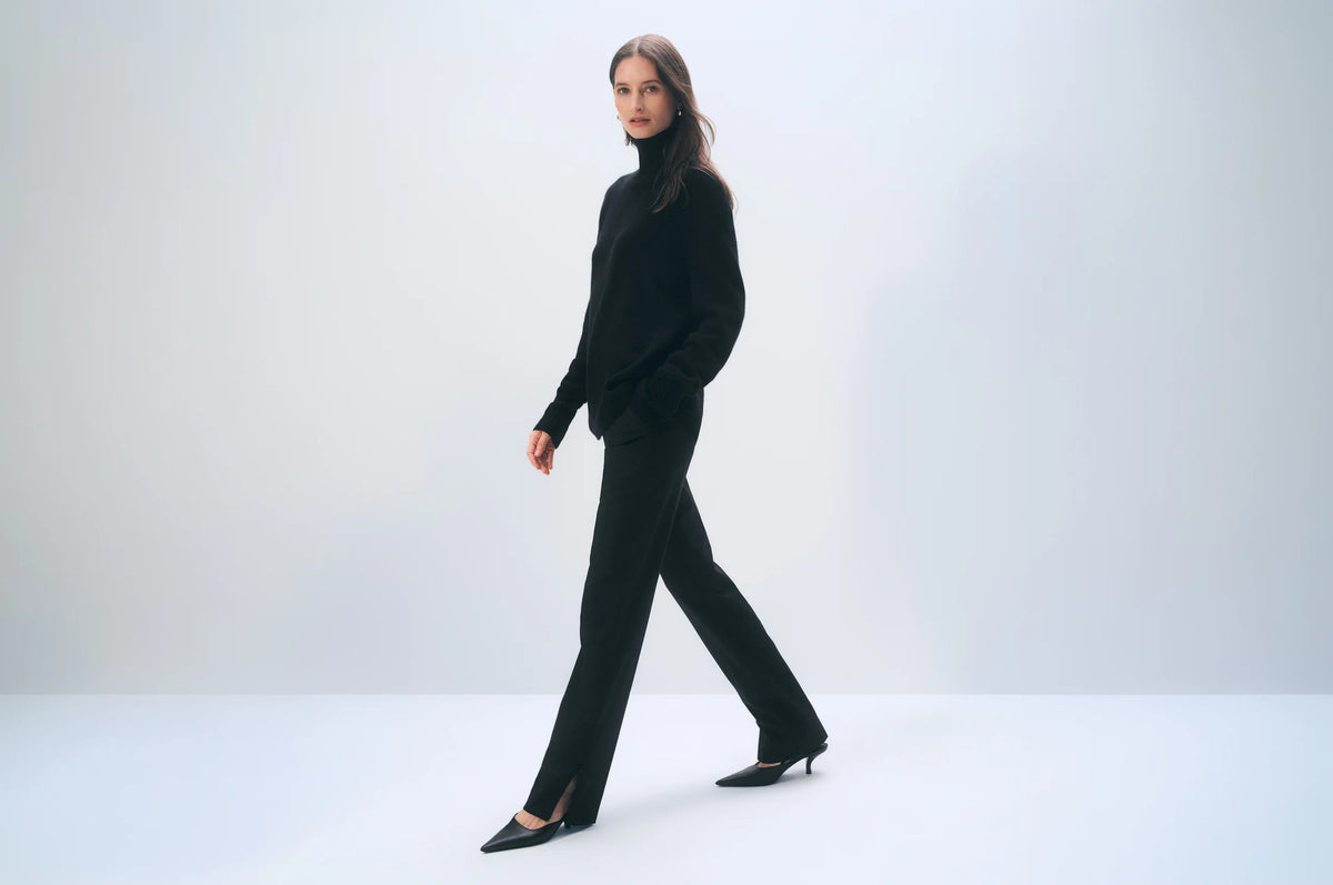 Oversized Cashmere Standneck Sweater in Black