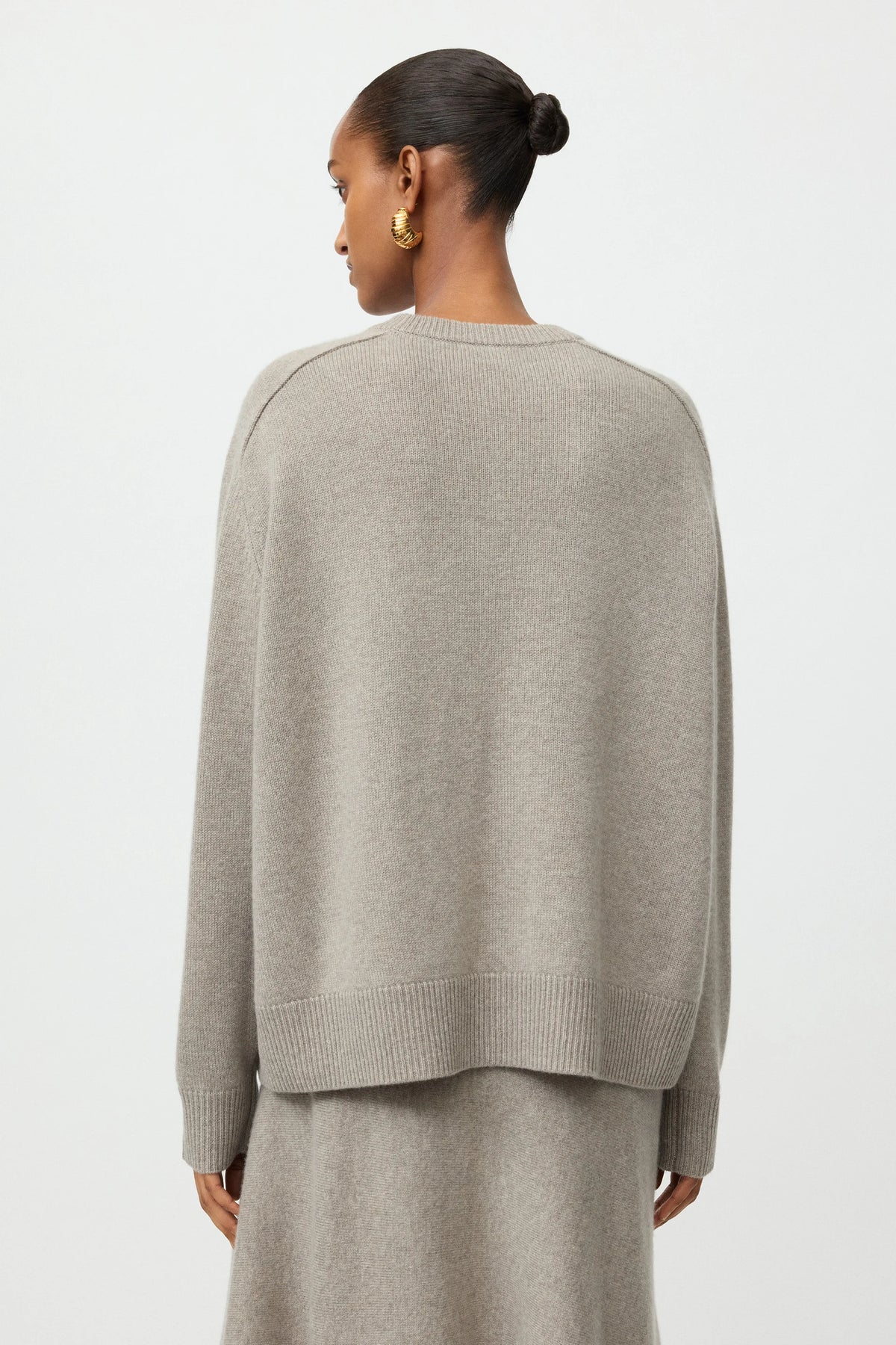Boyfriend Cashmere Crewneck in Greige