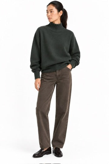 Oversized Cashmere Standneck Sweater in Deep Olive