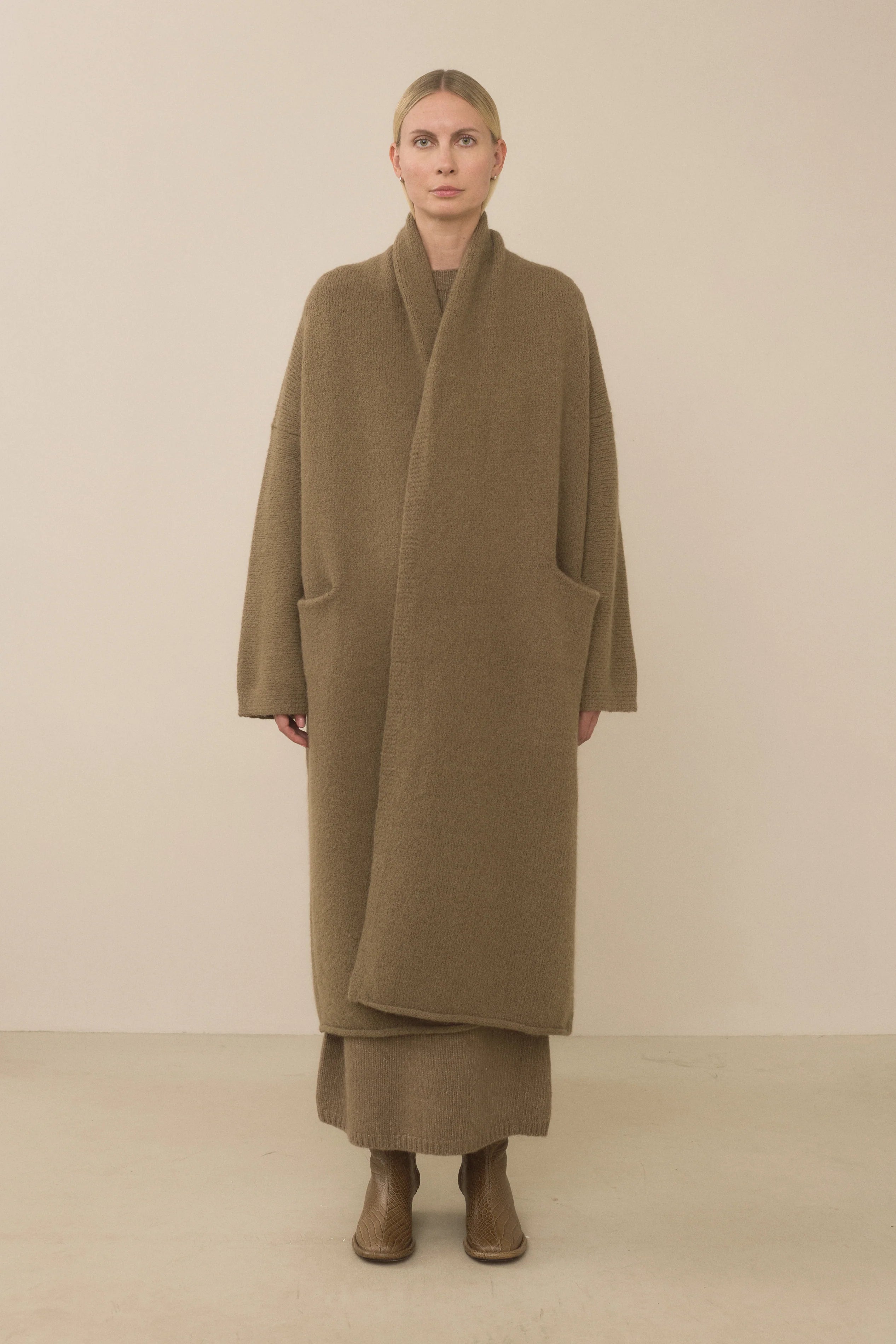 Long Shawl Cardigan in Tobacco
