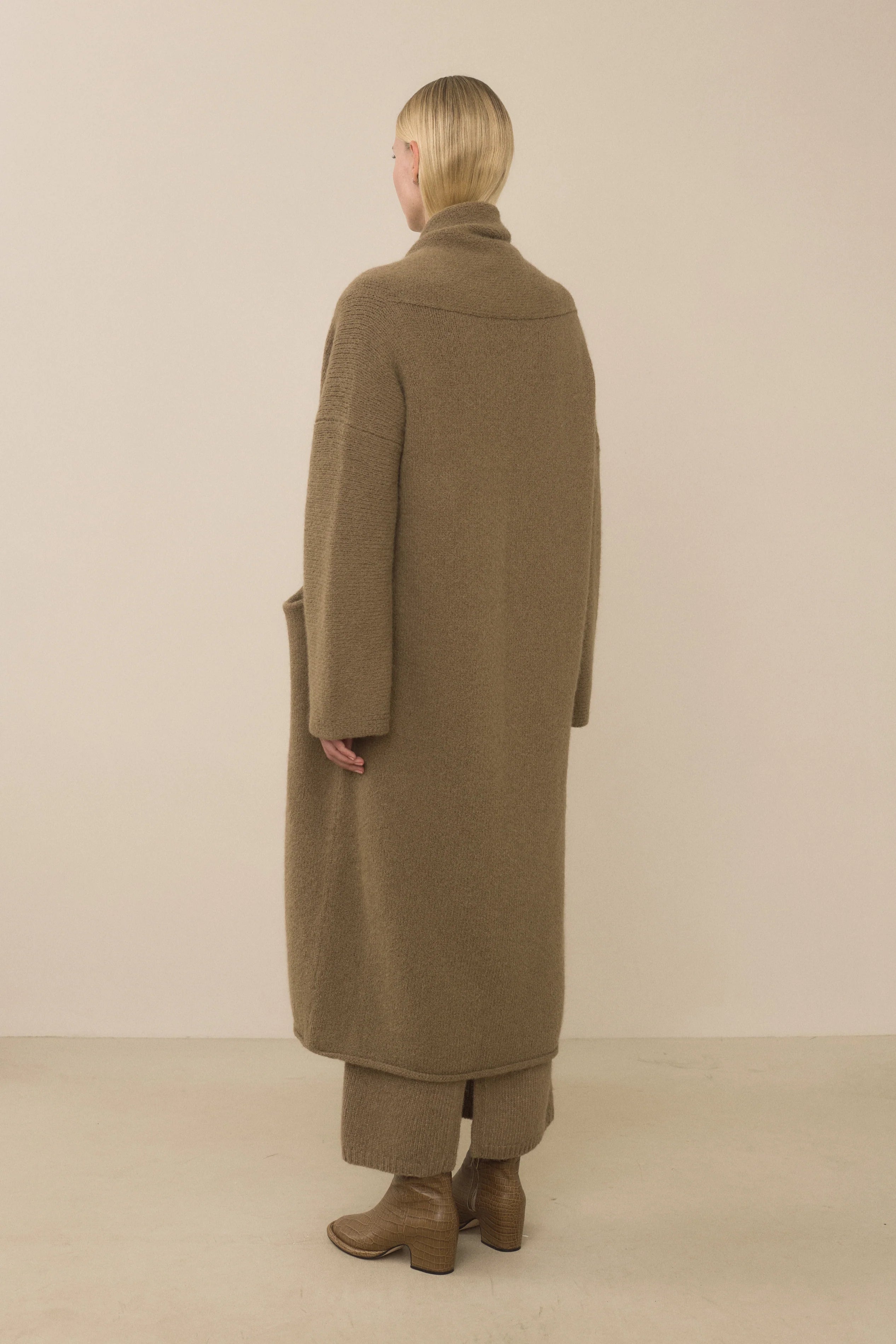 Long Shawl Cardigan in Tobacco