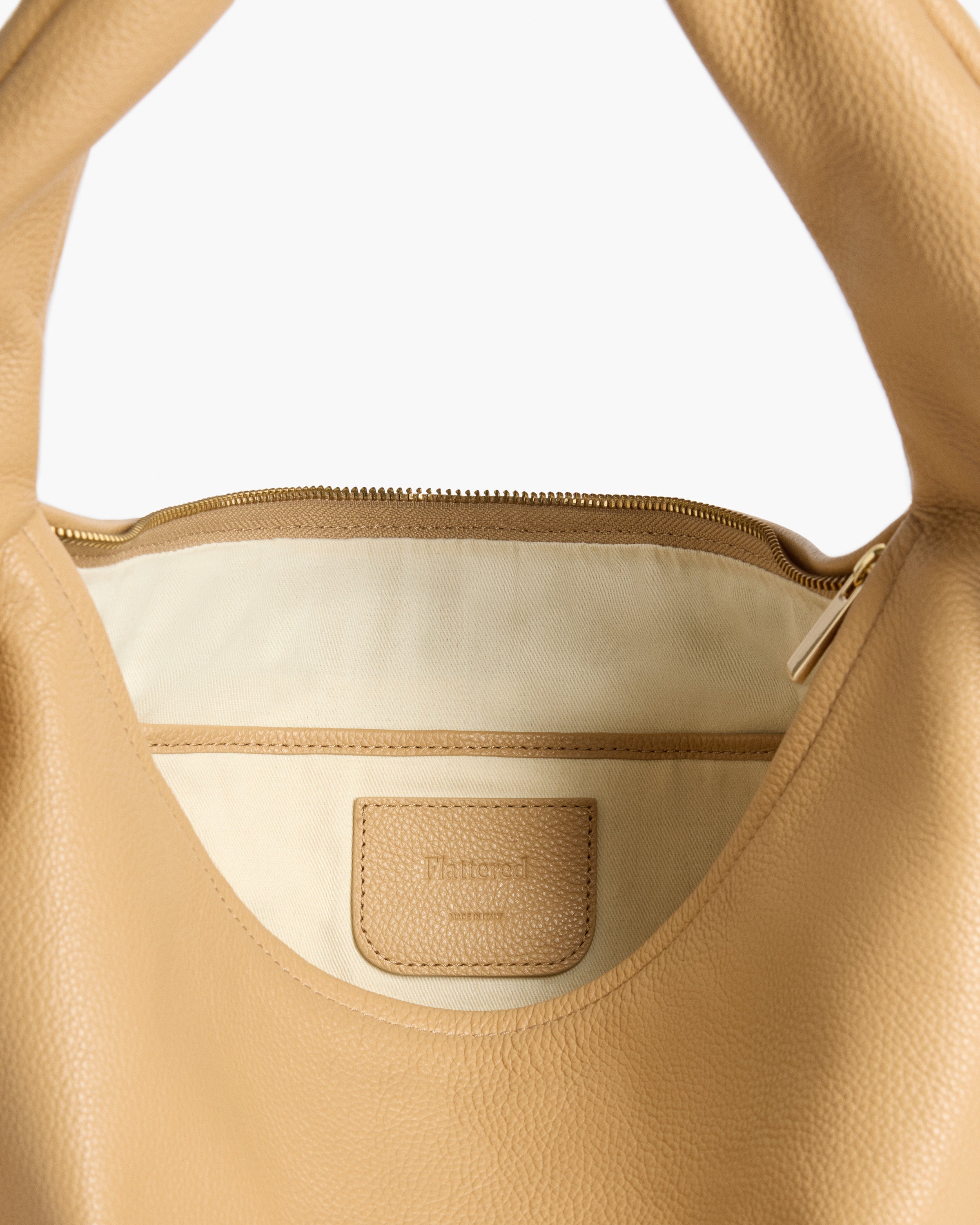Alva Shoulder Bag in Sand Suede