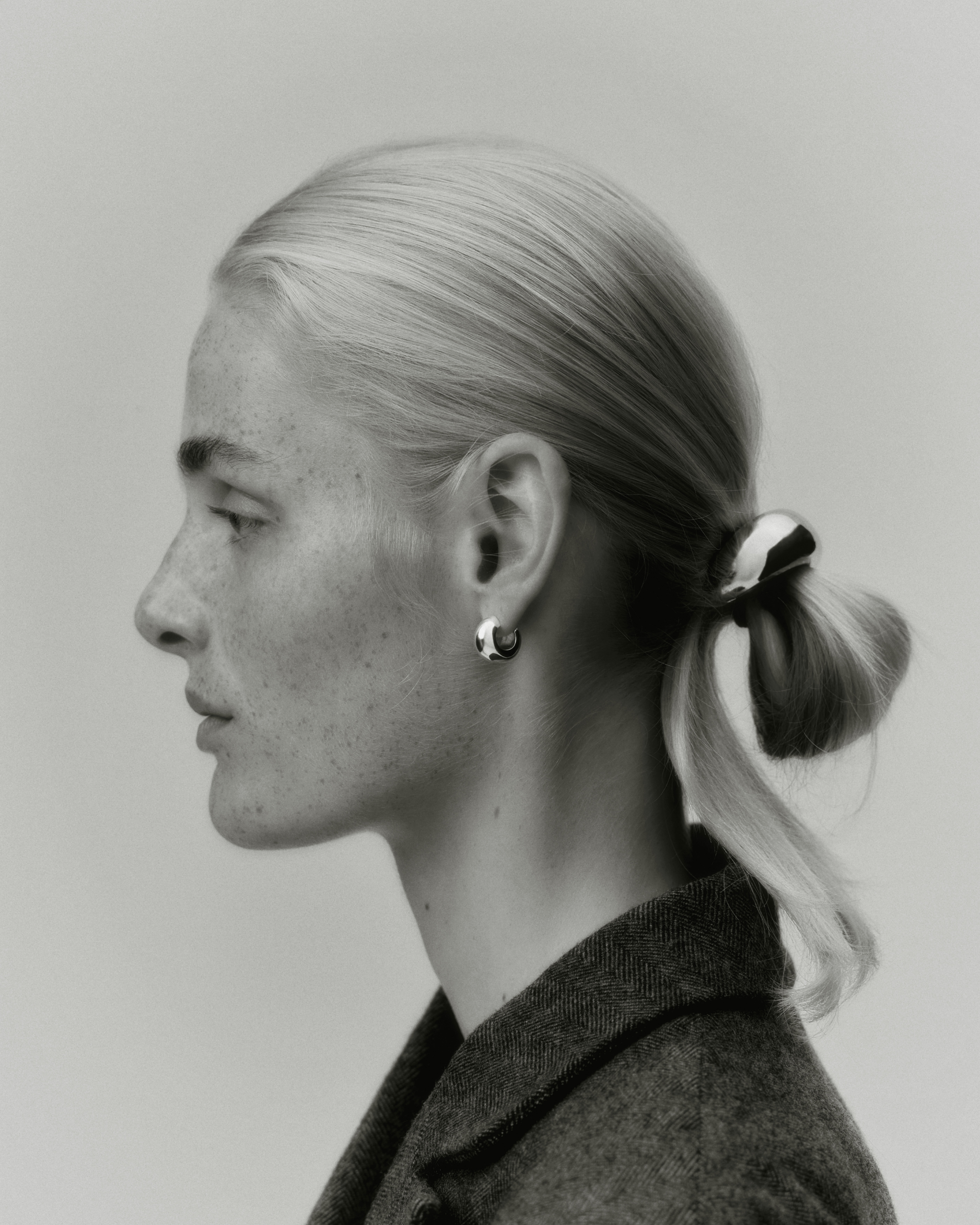 The Thea Hair Tie in Gold [Available for Pre-Order for Spring 2026 Delivery]