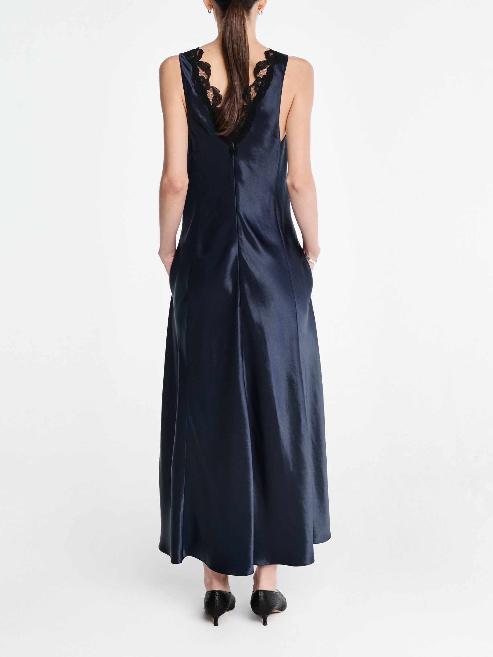 Lace V-Neck Dress in Black/Navy