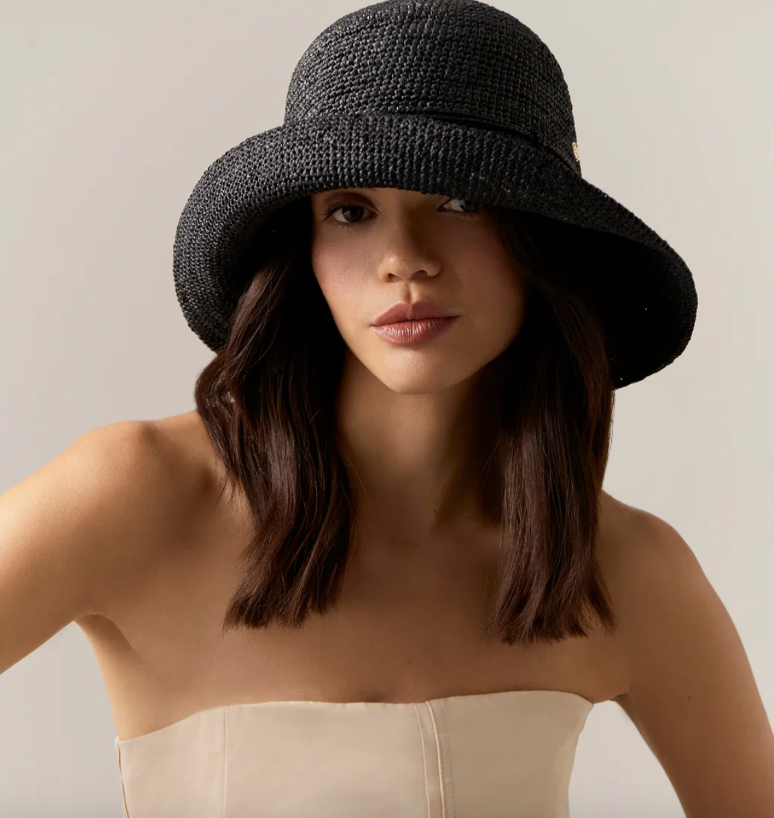 Provence 8 Raffia Hat in Natural and Charcoal