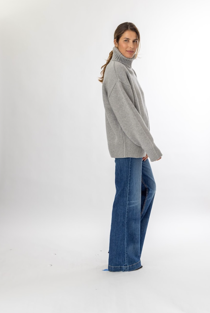 n°20 Oversize Extra in Light Grey (Only One Available)