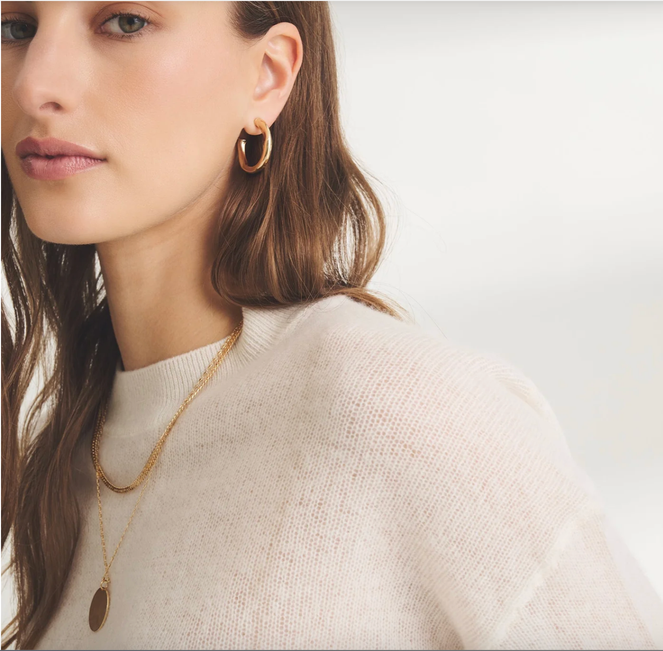 Cloud Cashmere Open Crewneck in White