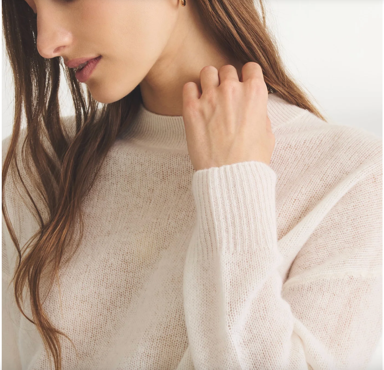 Cloud Cashmere Open Crewneck in White