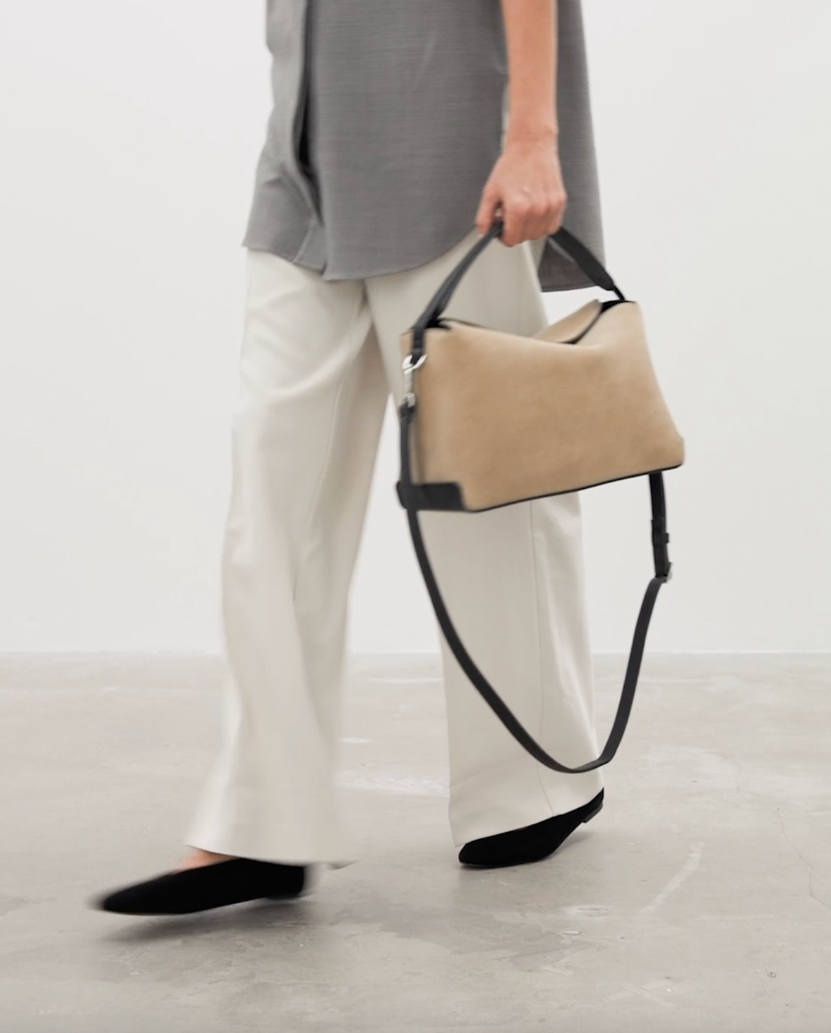 Helia Handbag in Sand Suede