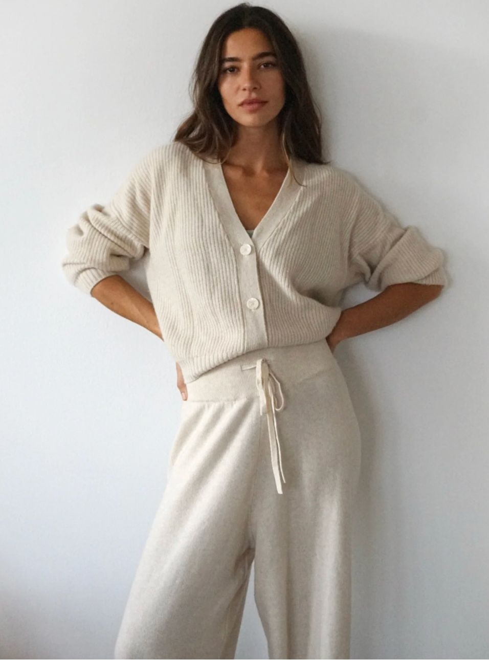 The Cashmere Muma Cropped Cardigan in Moon
